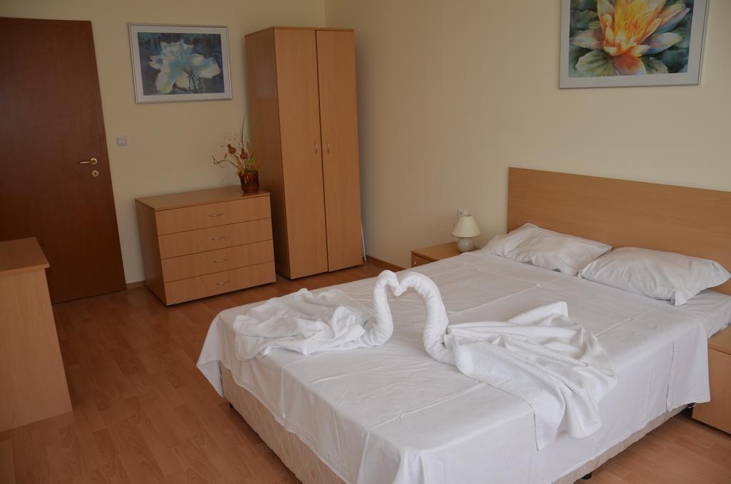 Single Private Apartments In Marina View Fort Beach Sveti Vlas Exterior foto