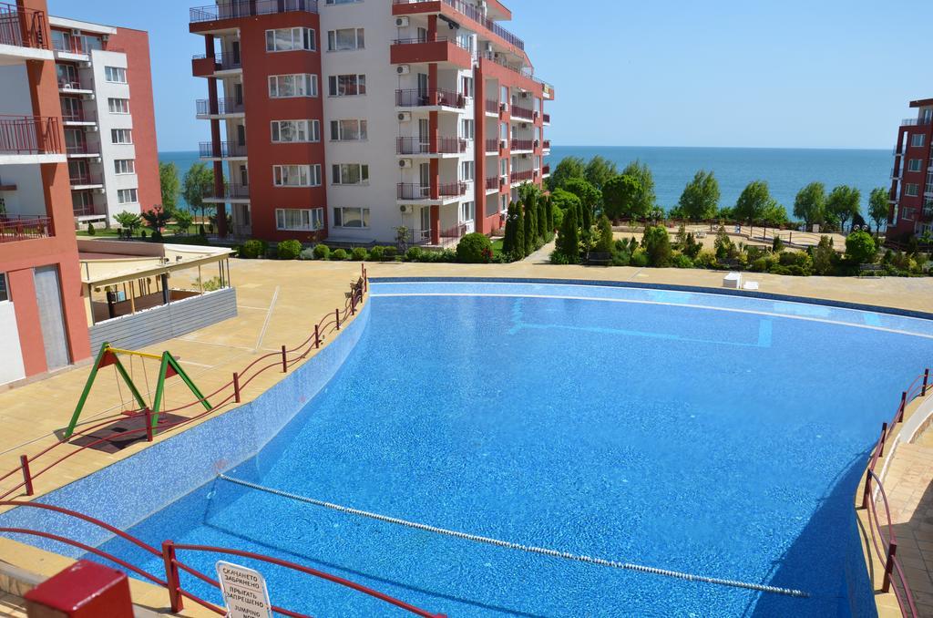 Single Private Apartments In Marina View Fort Beach Sveti Vlas Exterior foto